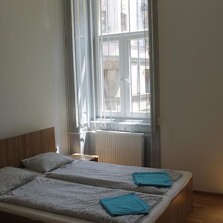 Capital Guesthouse Boedapest Buitenkant foto