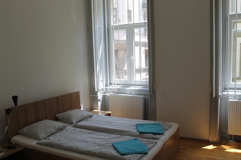 Capital Guesthouse Boedapest Buitenkant foto