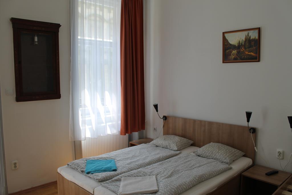 Capital Guesthouse Boedapest Buitenkant foto
