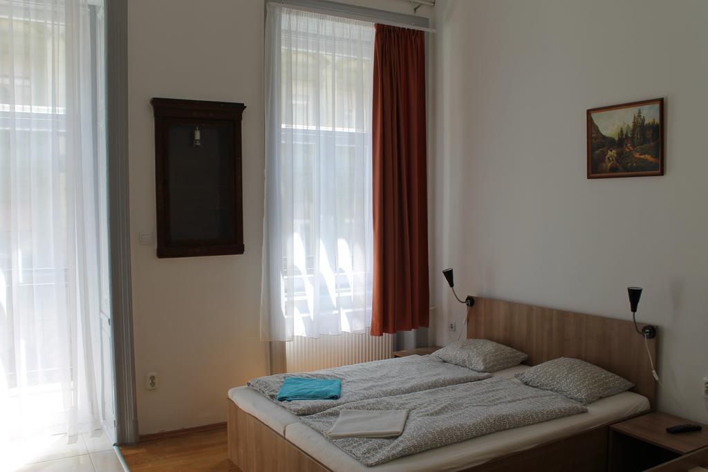 Capital Guesthouse Boedapest Buitenkant foto