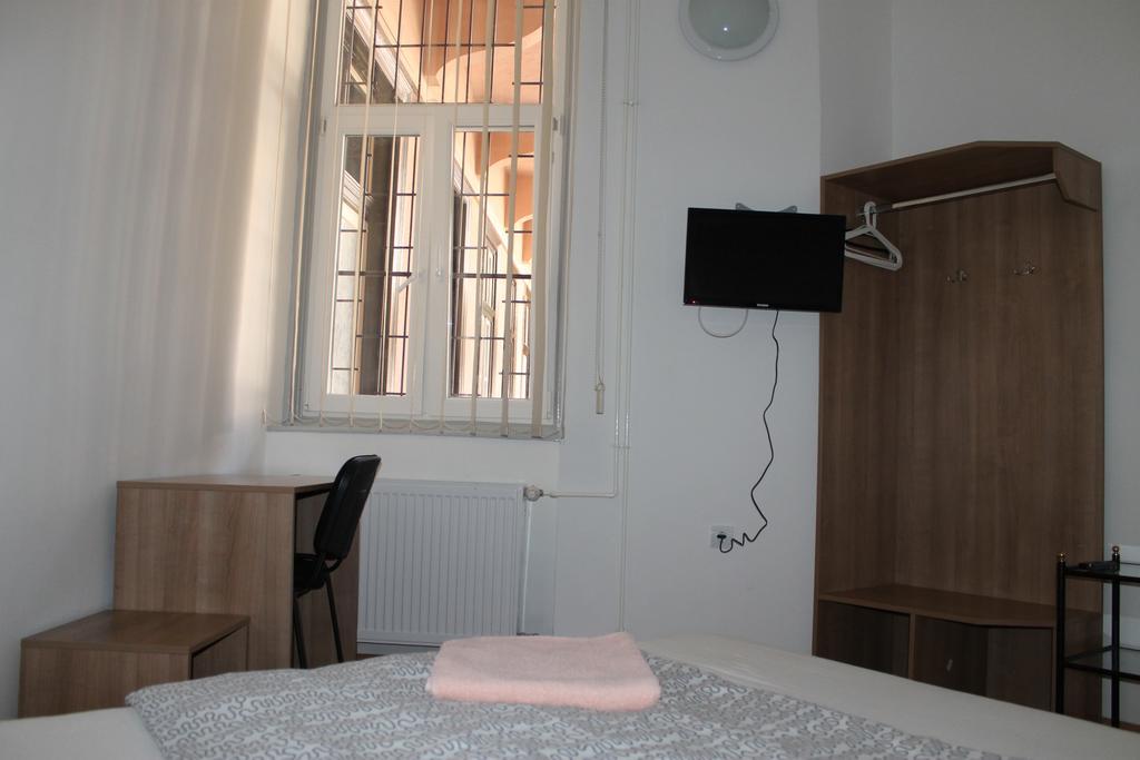 Capital Guesthouse Boedapest Buitenkant foto