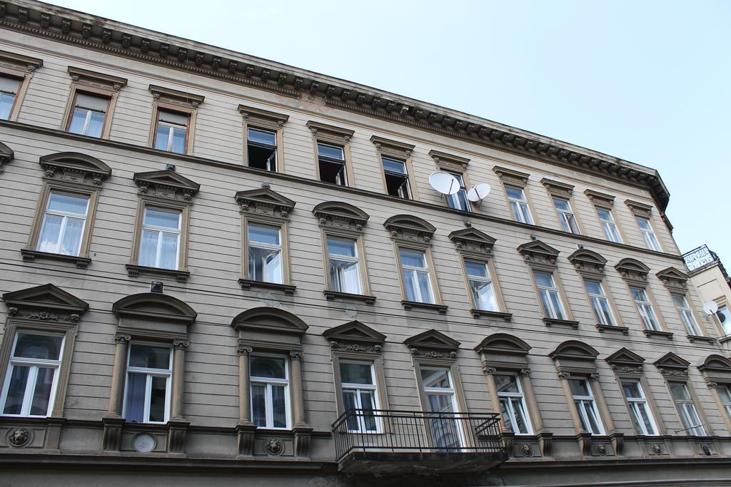 Capital Guesthouse Boedapest Buitenkant foto