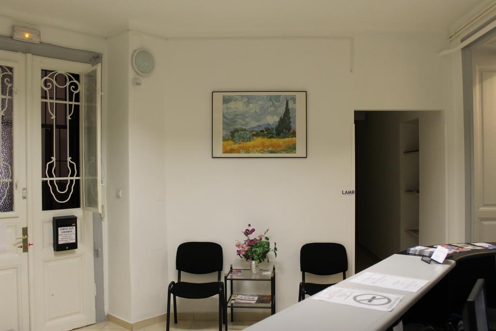 Capital Guesthouse Boedapest Buitenkant foto